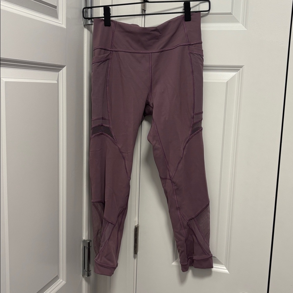 Lululemon Athletica crop lavender leggings